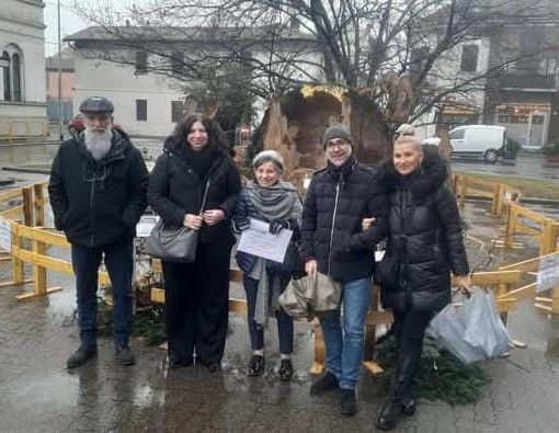 L'assessore Giuseppe Palomba, la presidente Marianna Panebianco, la signora Ernestina, (moglie) e i familiari di Silvio Basilico