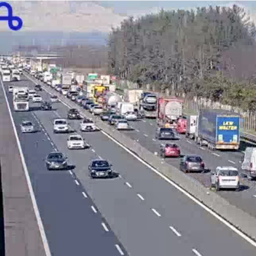 Ennesimo incidente in Autolaghi: due persone soccorse e tre chilometri di coda