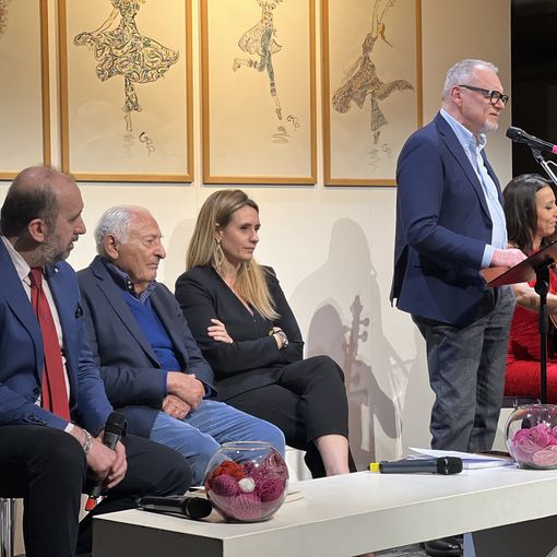 VIDEO - Mogol al Maga insegna a &quot;Vivere bene&quot;