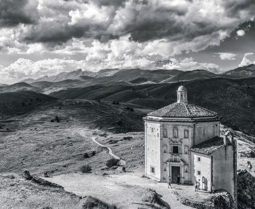 “Sguardi per bene”: la mostra fotografica che aiuterà i senzatetto