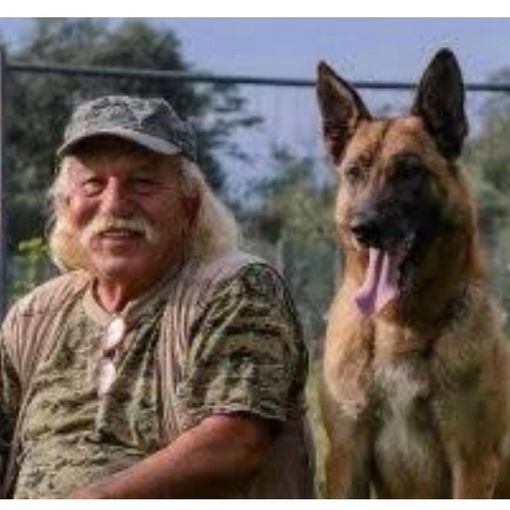Ciao Giamba, ora sei in un prato «super» con i tuoi cani per sempre