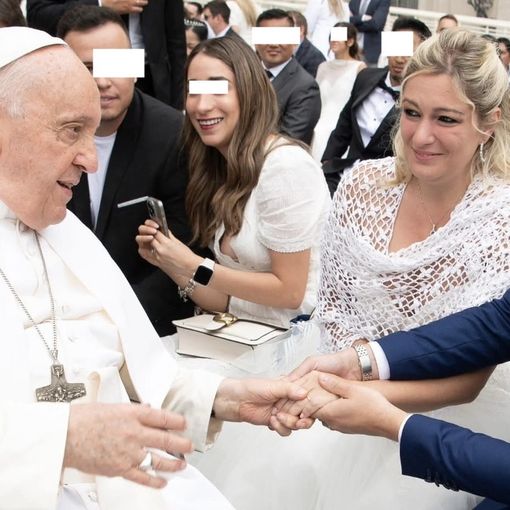 PAPA FRANCESCO, I RICORDI. «Noi sposi a Roma di ritorno dal viaggio in Argentina: emozione indelebile quel dialogo cordiale e anche scherzoso»