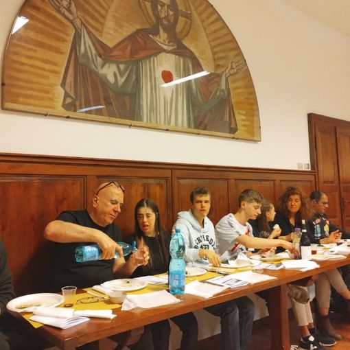 Una serata di spiritualità e riconoscenza: «Noi Cuffie Colorate grate ai Frati di Busto»