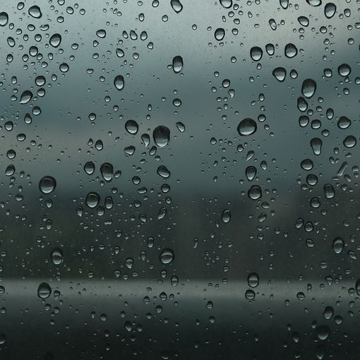 Oggi piogge forti e allerte in vigore. Pasqua e Pasquetta con nuvole e possibili precipitazioni