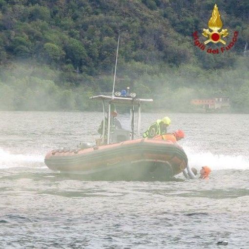 Scontro tra un'imbarcazione e un battello di linea sul lago Maggiore: feriti un uomo e una donna