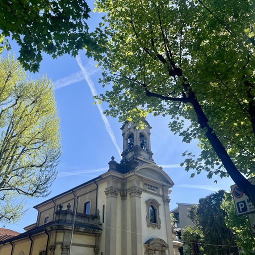 Splende la primavera sulla chiesa di San Giuseppe