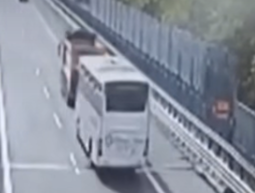 Un frame del video dell'incidente diffuso dai media nazionali