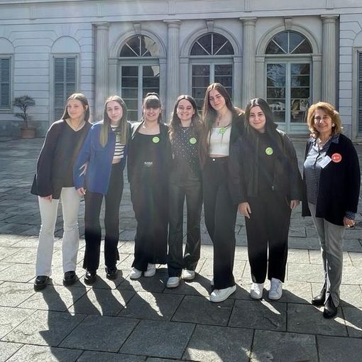 FOTO e VIDEO. Oltre cento giovani ciceroni guidano alla scoperta di villa Brambilla, l’ex cotonificio Cantoni ora sede Liuc e il mausoleo Cerini