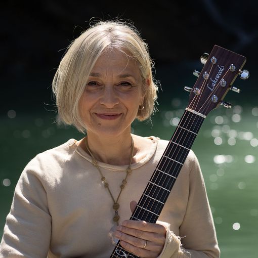 La cantautrice bustese Marilena Anzini in finale al Premio InediTo di Torino