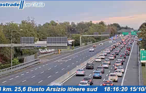 Le code in Autolaghi a causa dell'incidente di questo pomeriggio (foto dalla webcam di Autostrade per l'Italia) Le code in Autolaghi a causa dell'incidente di questo pomeriggio (foto dalla webcam di Autostrade per l'Italia)