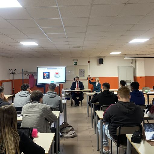 I ragazzi del professionale sportivo preparano il loro evento con un prof speciale