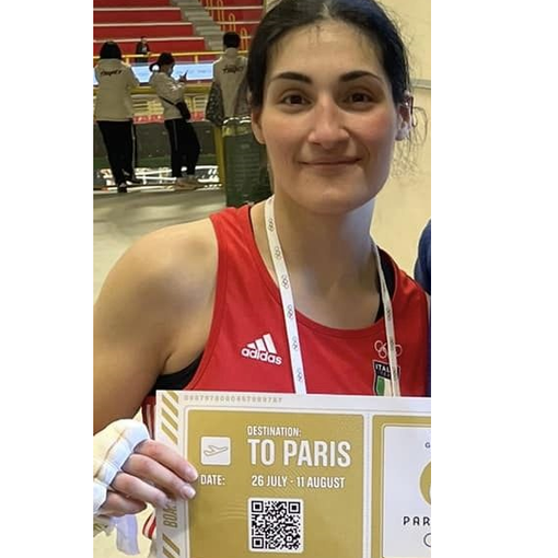 Angela Carini con il pass per Parigi ottenuto a Busto