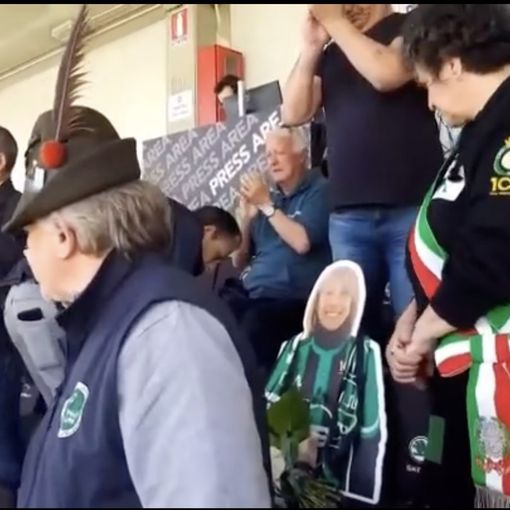 Le immagini e le voci che commuovono: «La nostra Mirella tifosa per sempre»