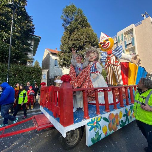 L'ultima edizione del Carnevale di Busto, con Tarlisu e famiglia schierati
