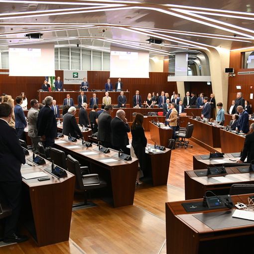 Il Consiglio regionale della Lombardia ricorda Silvio Berlusconi. Minuto di silenzio in aula