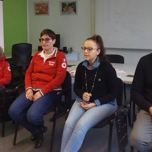 La presentazione dell'iniziativa, nella sede Cri di Gallarate