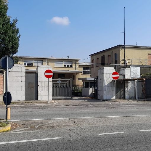 L'uscita dell'ex deposito dell'aeronautica, a Gallarate