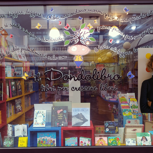 L’artista Emma Lidia Squillari incontra giovani lettori, e disegnatori in erba, al Dondolibro