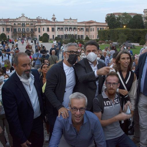 Busto, Giuseppe Conte ai suoi: «Andate avanti più forti di prima!»
