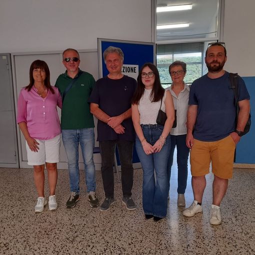 Lucio Ghioldi, terzo da sinistra, è il nuovo sindaco di Solbiate Olona