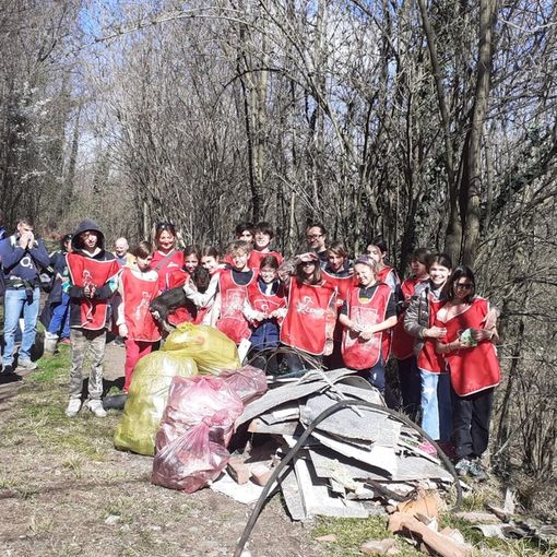 “Scuola in natura”: una mattina a pulire i boschi con la Lipu per gli studenti della scuola Makula