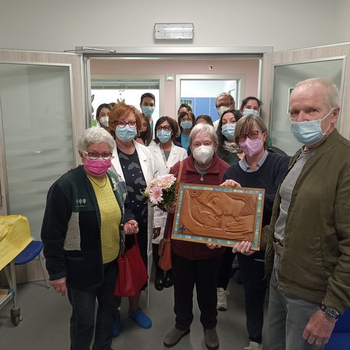 Un bassorilievo in memoria del dottor Aron Kaplun a Tradate