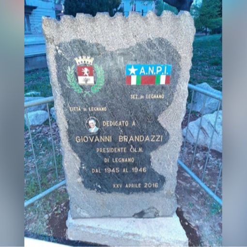 Legnano, la lapide dedicata al partigiano Brandazzi «è più bella di prima»