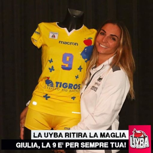 Nelle foto: le giocate e l'amore di “Leo giallo” per Busto Arsizio