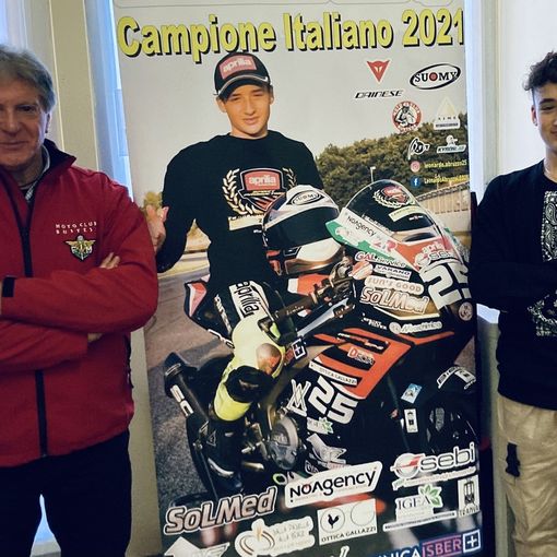 Alfio Crespi del Moto Club Bustese con Leonardo Abruzzo