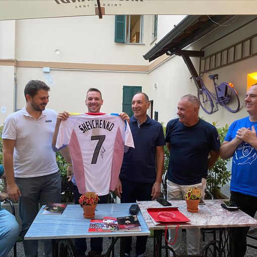 “Per sempre Milan”. Perché le Cuffie Colorate possano avere il loro “per sempre”