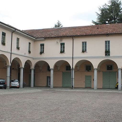 La corte di palazzo Broletto