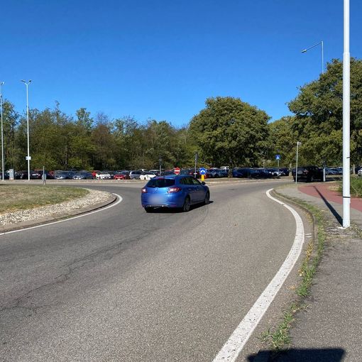 Le auto parcheggiate nei terreni vicino a Malpensa Fiere. In Gallery le foto della fiera di Irene Scala. Le auto parcheggiate nei terreni vicino a Malpensa Fiere. In Gallery le foto della fiera di Irene Scala.