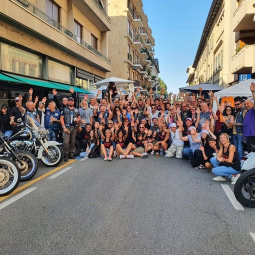 FOTO E VIDEO. Quei 150 motociclisti in strada per la piccola Chiara. «Tanti bustocchi ma anche molta gente da fuori»