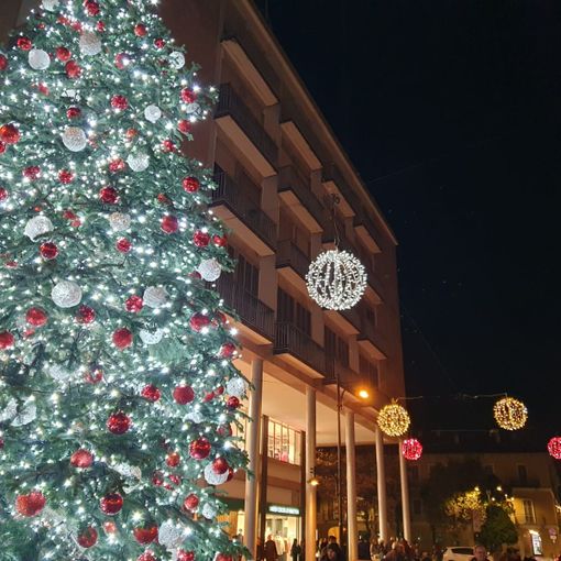 Apre il mercatino in piazza San Giovanni
