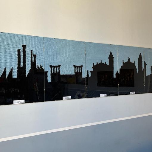 Lo skyline di Busto all'uncinetto: il dono alla città delle Federcasalinghe per i 25 anni