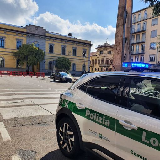 FOTO. Piazza Trento Trieste, la rivoluzione è iniziata