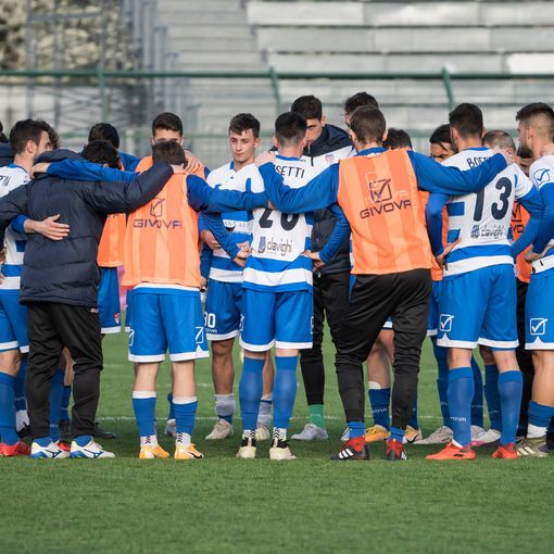 L'abbraccio dei tigrotti non può mai mancare (foto di Marco Giussani)