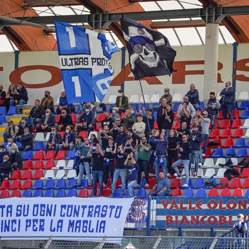 I distinti dello Speroni (foto di Marco Giussani)
