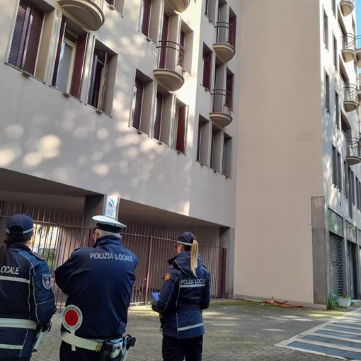 Condominio di via Torino 8, a Gallarate: trovati due abusivi, irregolari in Italia