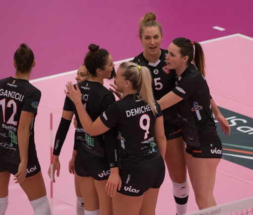 Vittoria di squadra e di carattere per la Futura Volley Busto contro Ravenna