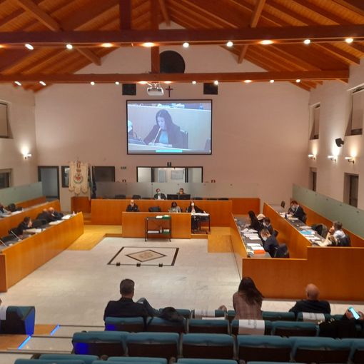 La sala conisiliare di Palazzo Broletto