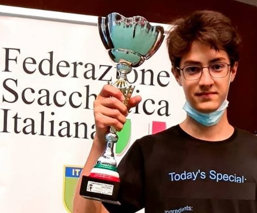 Simone Pozzari del circolo scacchi della Famiglia Legnanese, campione italiano under 16