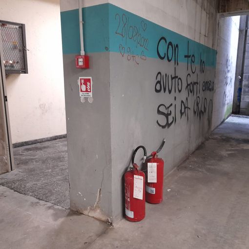 FOTO - Ragazzini svuotano di nuovo gli estintori al Seprio Park, la frustrazione di un utente