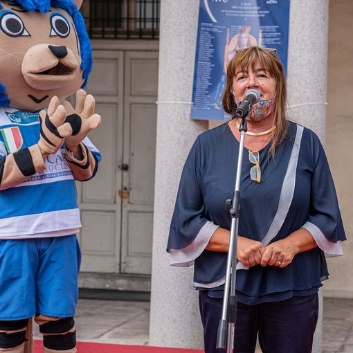 La mascotte e Patrizia Testa