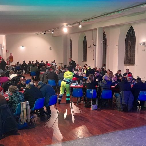 A Busto non si è soli: la cena solidale una festa di volti e sorrisi