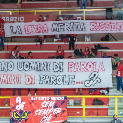 Uyba-Cuneo in FOTO. Sugli spalti vince il “caso Velasco”