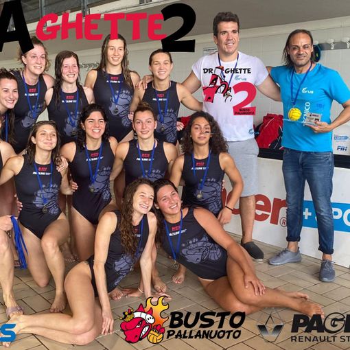 La foto ufficiale delle ragazze all'avvio del campionato