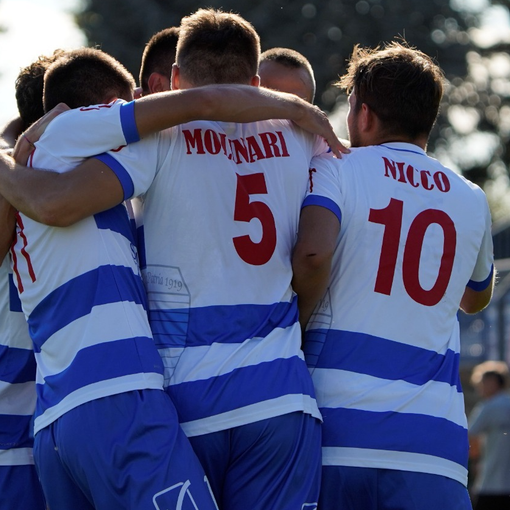 L'abbraccio dei tigrotti dopo il gol di Castelli (foto di Marco Giussani) resta come pegno per ripartire tutti uniti