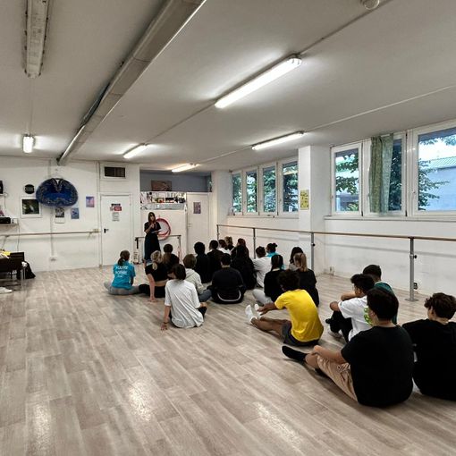 Il Liceo delle scienze umane Acof si rifà il look: il progetto spettacolo brilla nella nuova casa