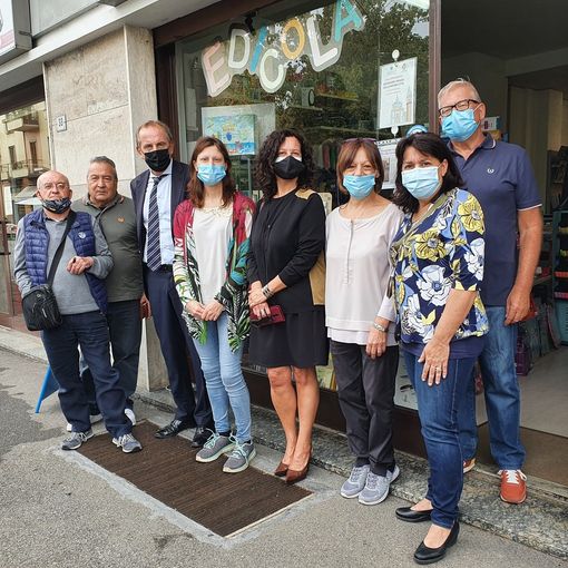 A Busto il certificato si ritira col giornale. Arriva l’anagrafe in edicola